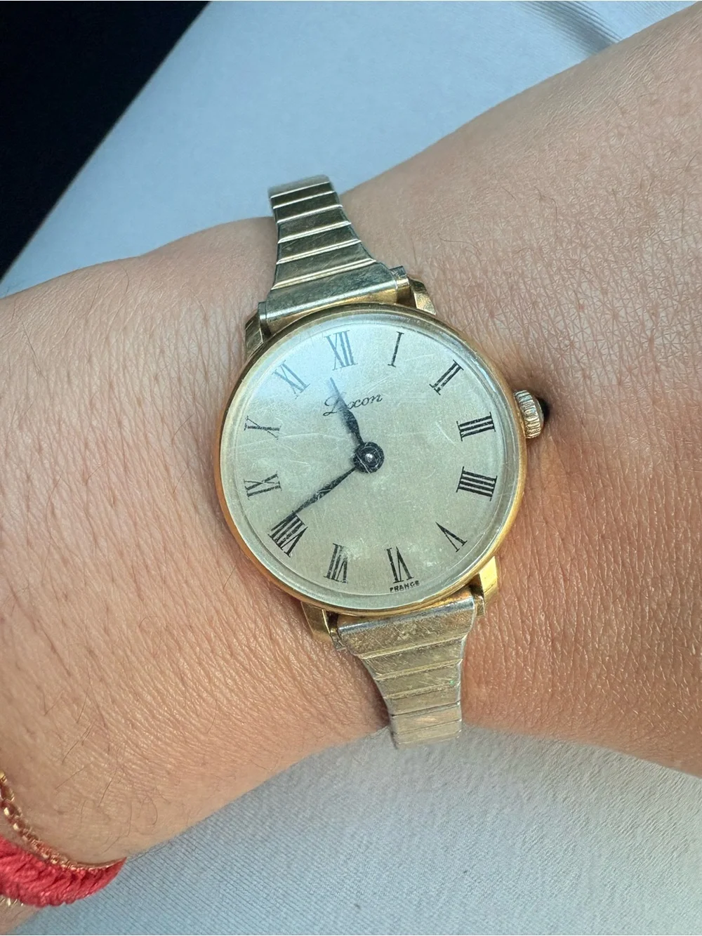 Classic Women's Gold-Tone Wristwatch